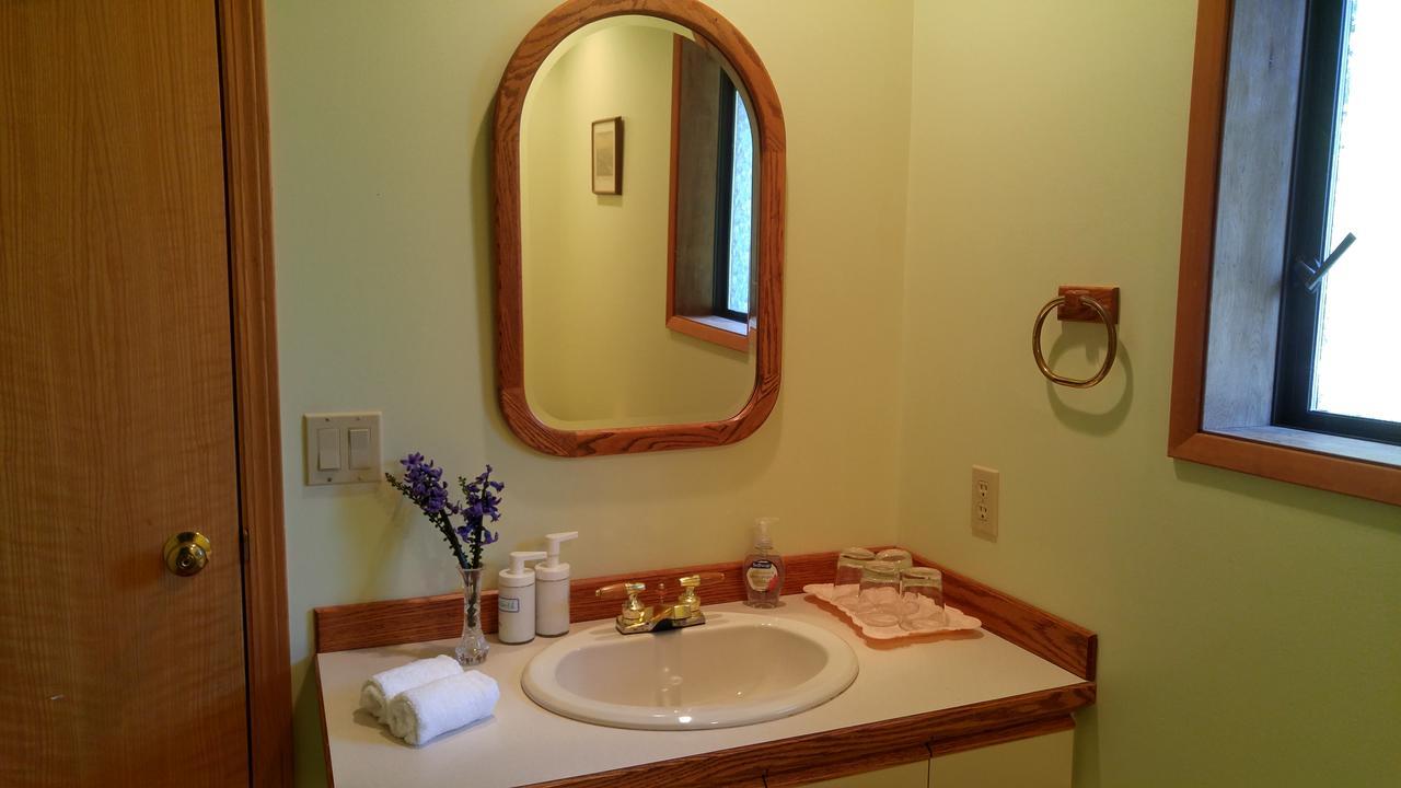 Sunshine Coast Treetop B&B Sechelt Εξωτερικό φωτογραφία