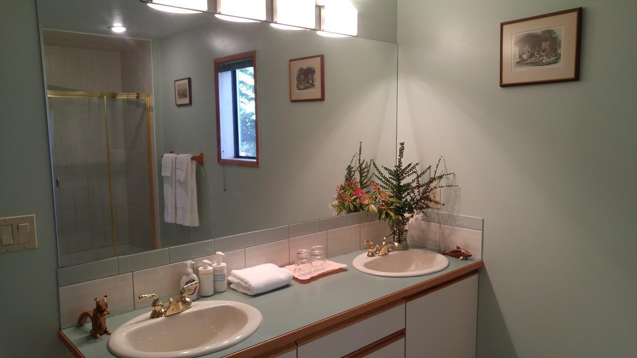 Sunshine Coast Treetop B&B Sechelt Εξωτερικό φωτογραφία
